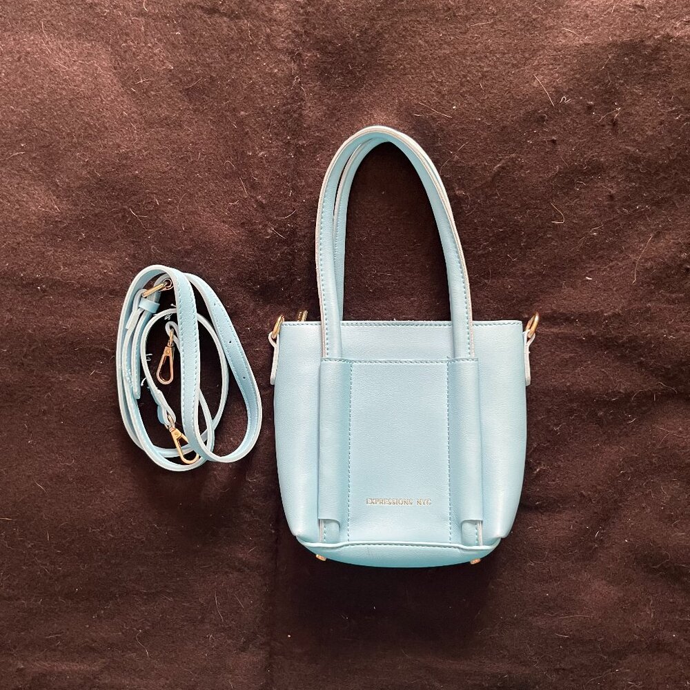 🎉Final Reduction 🎉NWOT Expressions NYC Medium Cornflower Blue Crossbody Purse*